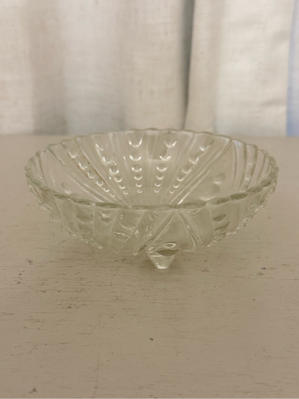 Vintage Anchor Hocking Oyster & Pearl Footed Glass Bowl